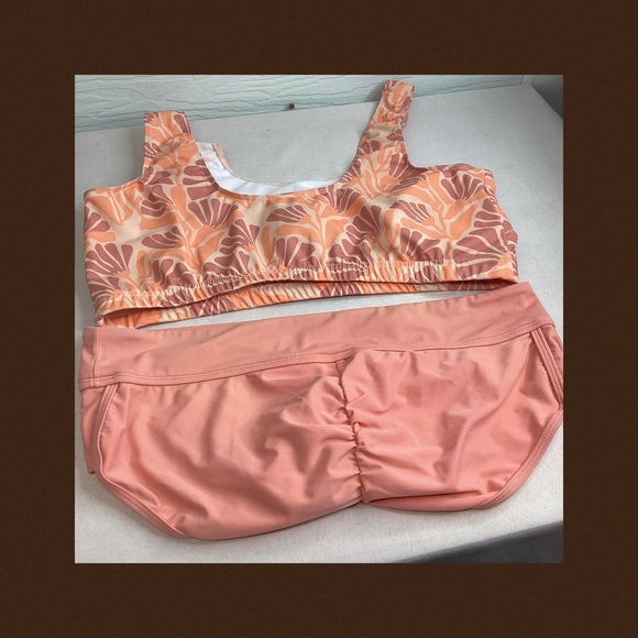 Coral Shell Pattern Swim Set - Picture 2 of 5